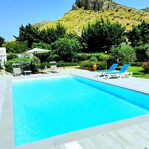 https://villa-hibiscus.sicilyhotelsitaly.net